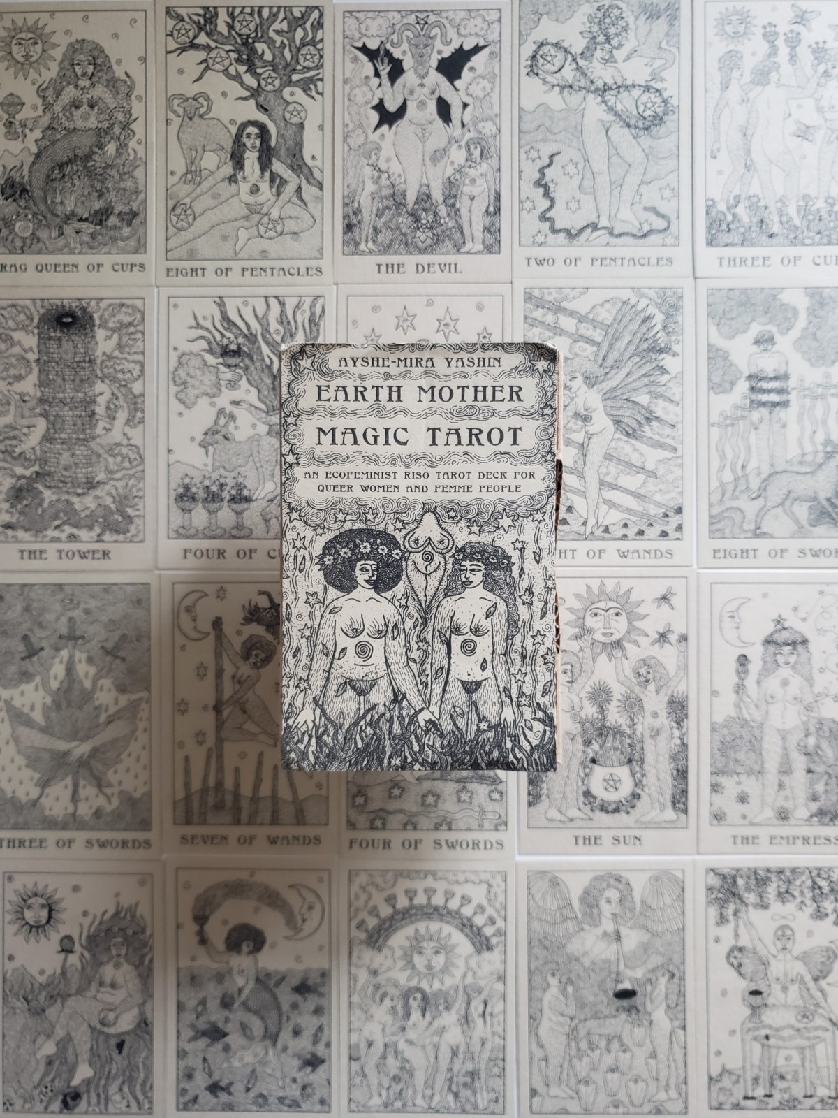 Earth Mother Magic Tarot & Guidebook